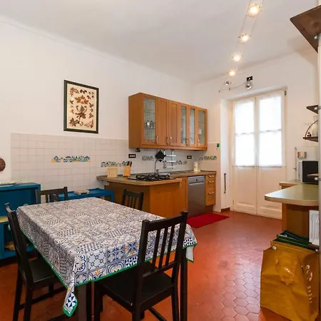Apartment Mercato Centrale Roomy Turin